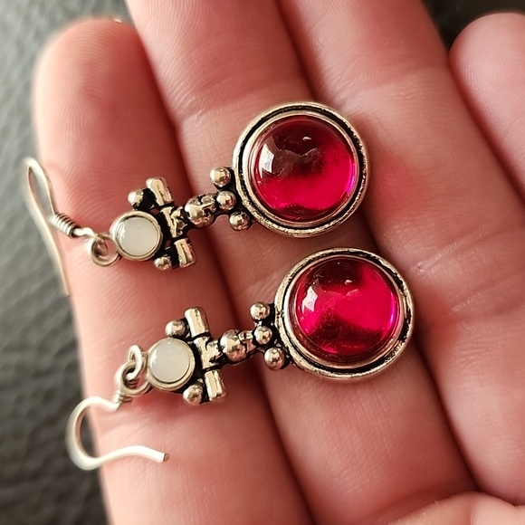 Earrings - Picture 2 of 7